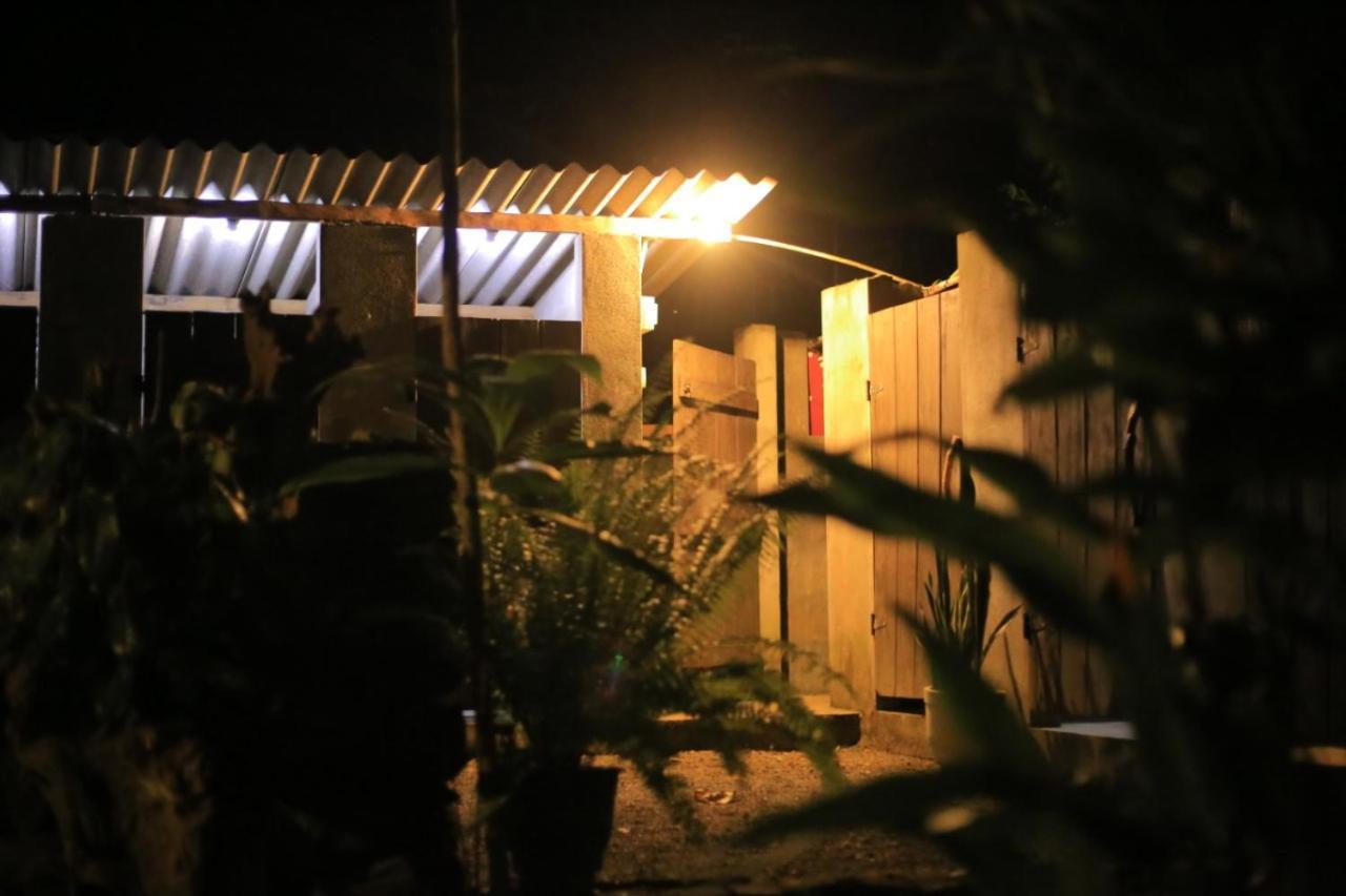 Hidden Well Hiriketiya Hostel Dikwella Exterior foto