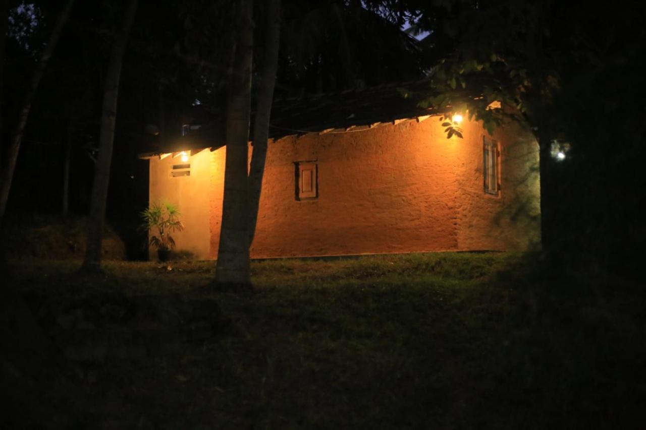 Hidden Well Hiriketiya Hostel Dikwella Exterior foto