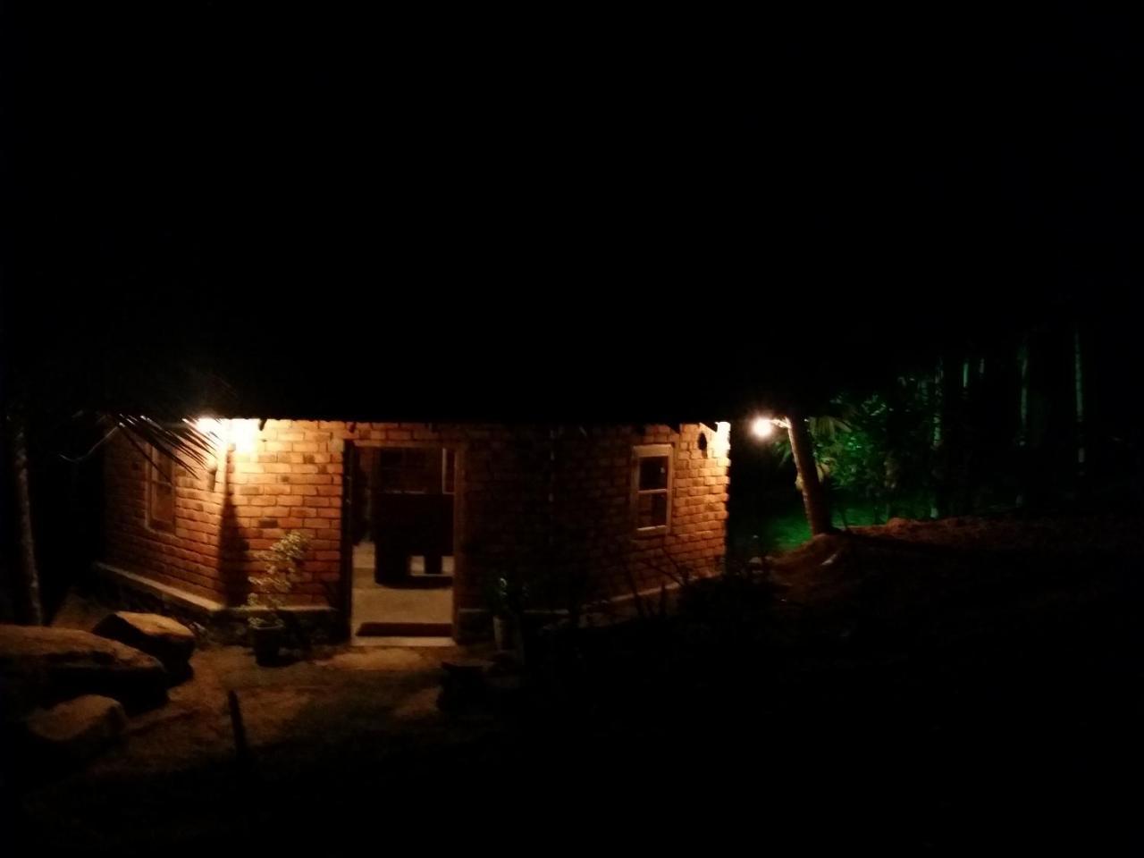 Hidden Well Hiriketiya Hostel Dikwella Exterior foto
